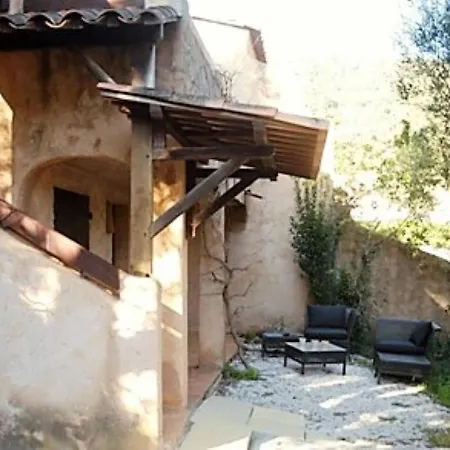 Mazet Mediterraneen Avec Terrasse Et Jardin - Rayol-canadel - Fr-1-226b-134